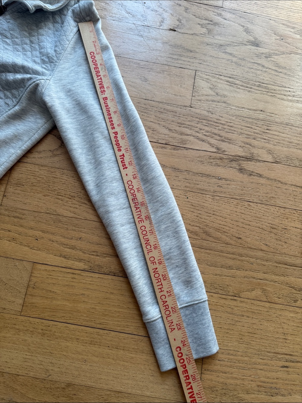 L.L. Bean Light Gray Quilted full zip sweatshirt, size medium - Picture 12 of 12